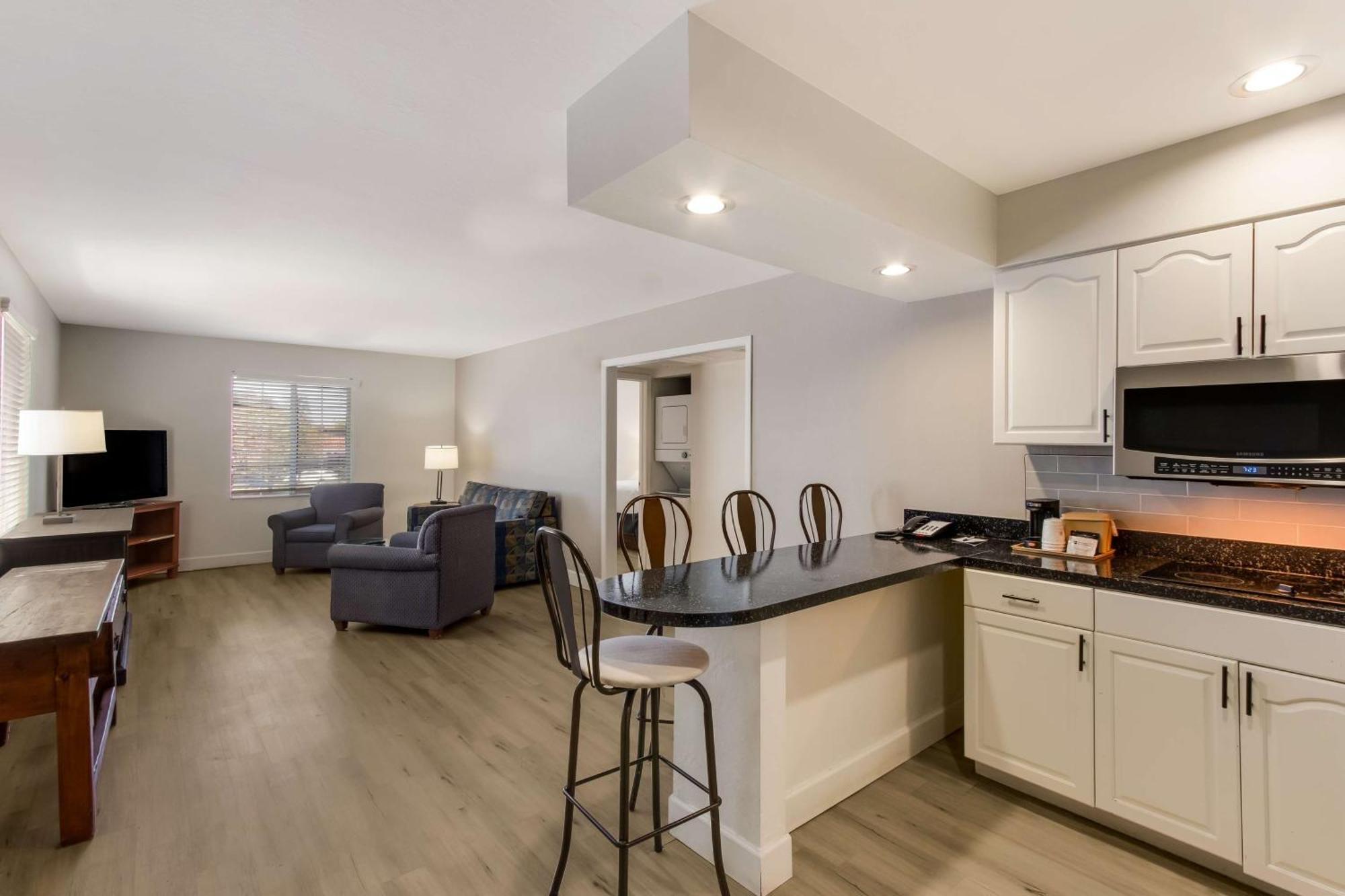 Surestay Plus Hotel By Best Western Tempe University 外观 照片