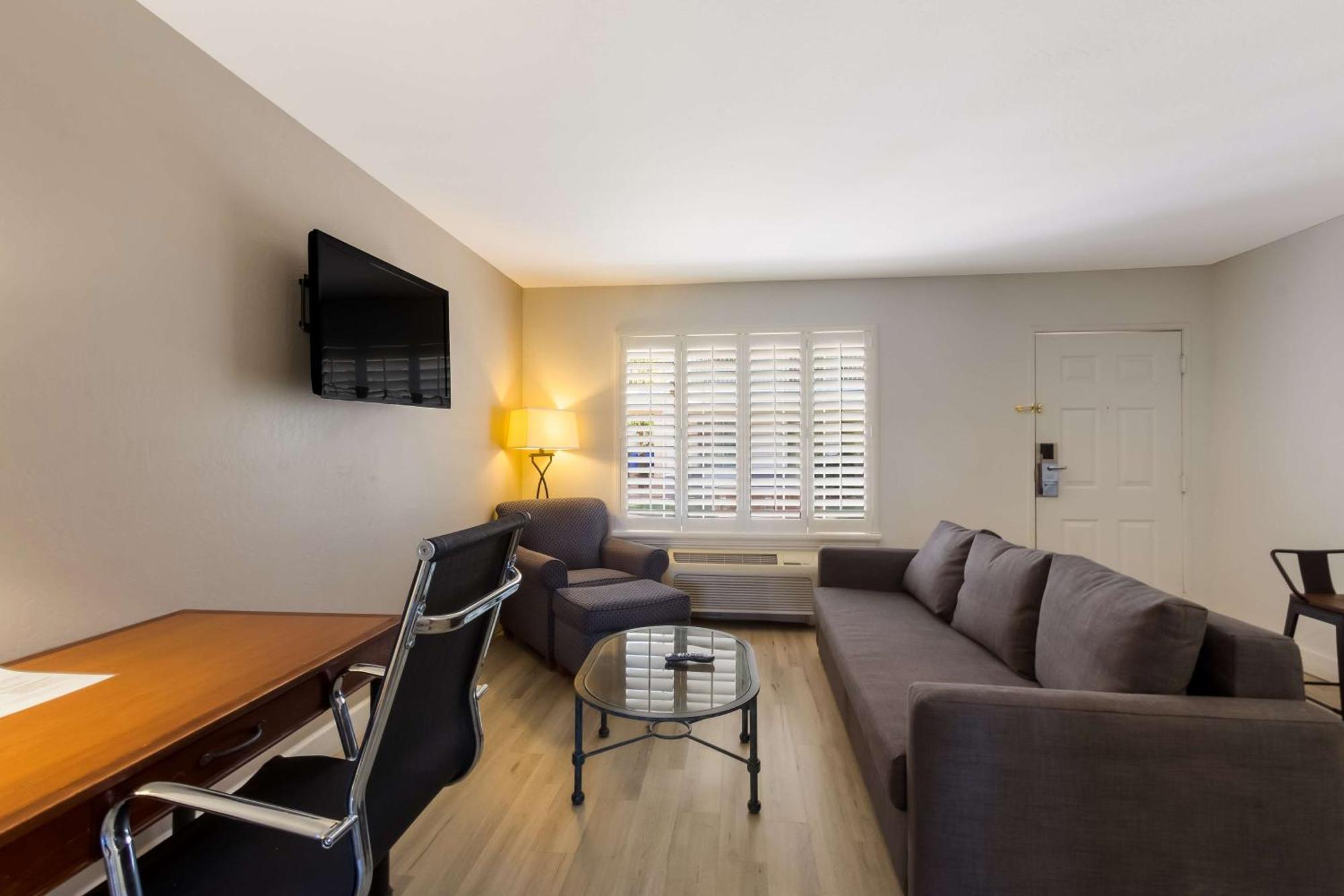 Surestay Plus Hotel By Best Western Tempe University 外观 照片