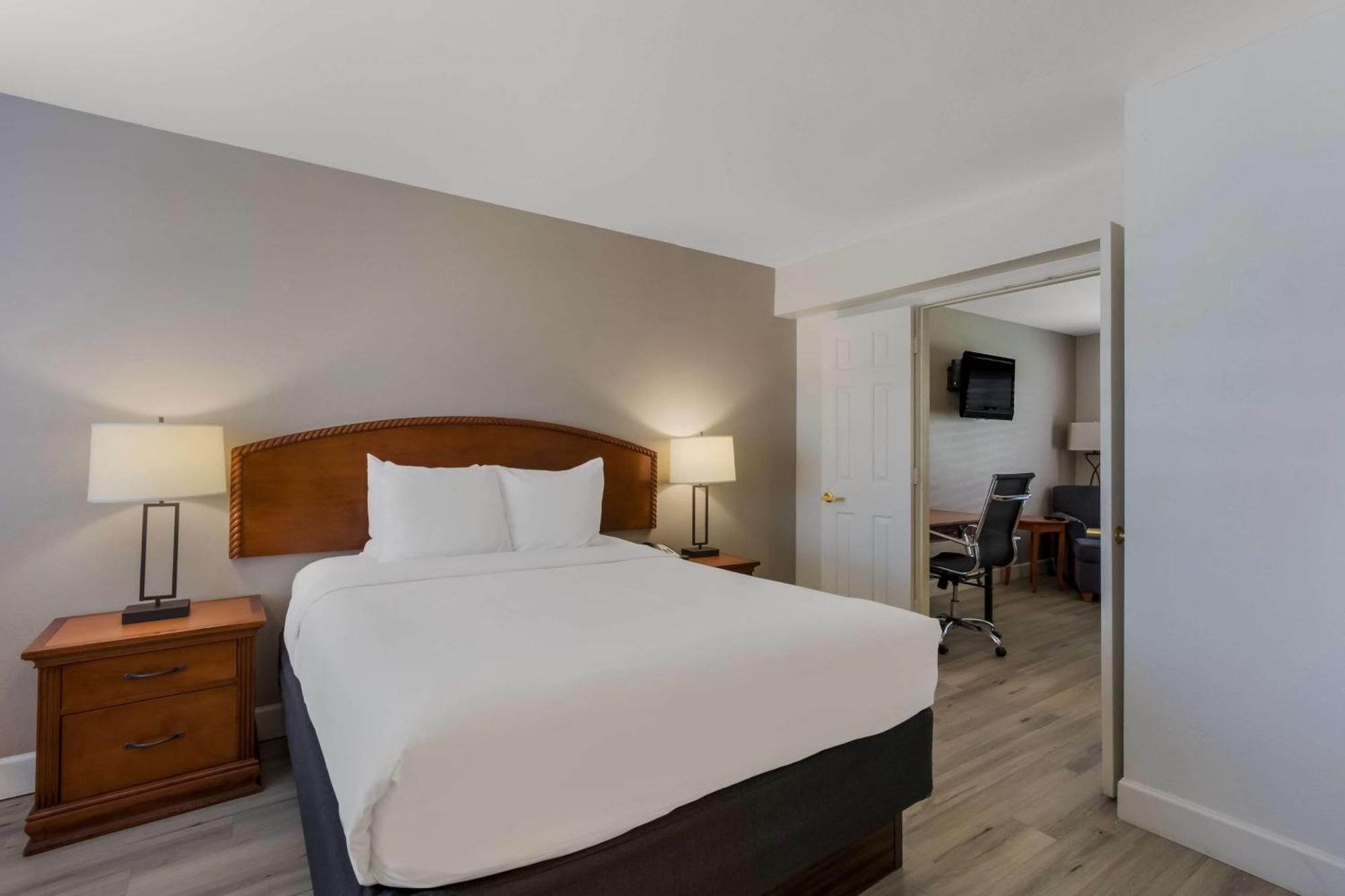 Surestay Plus Hotel By Best Western Tempe University 外观 照片