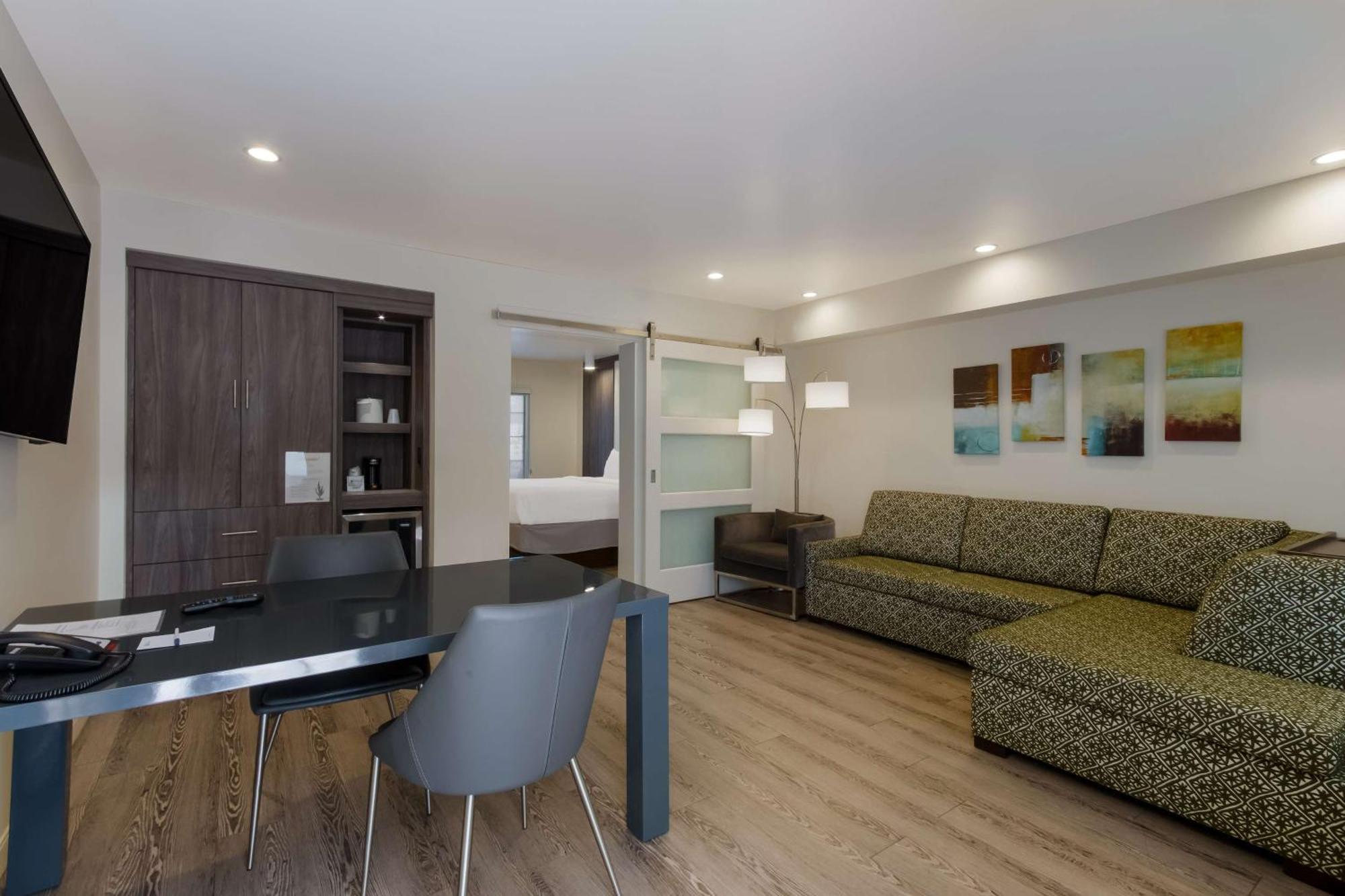 Surestay Plus Hotel By Best Western Tempe University 外观 照片